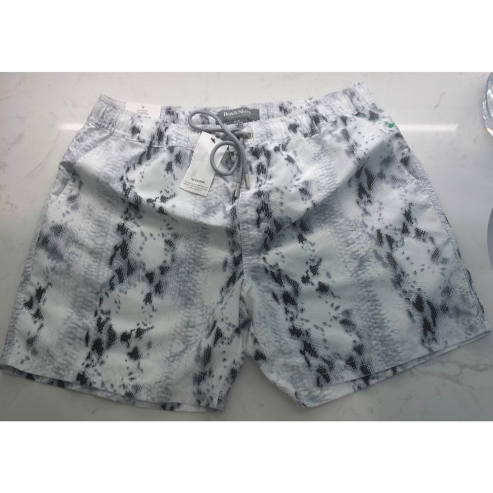 NWT Ladies BEACH SHORTS BY Cotton On MEDIUM Summer Shorts Size Medium Reptile De